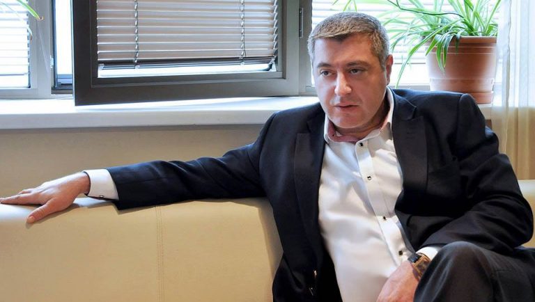 ბოლო დროს ვხედავთ პოლიციელებზე გახშირებულ, კამპანიური ხასიათის დარტყმებს როგორც მედიაში, ისევე სოციალურ ქსელებში, რაც იწვევს პოლიციელების დაკომპლექსებას – კახა კახიშვილი