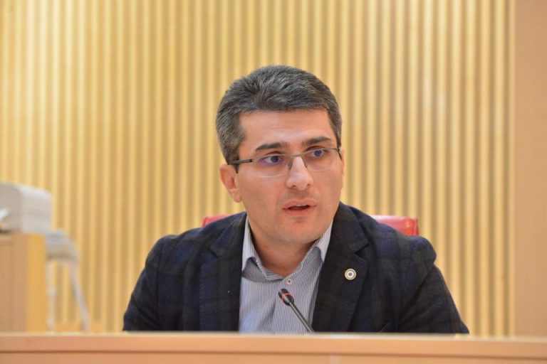 მამუკა მდინარაძე: “გუშინ პიარულ თავხედობაში გადაიჭრნენ რუსები და ნაცები, ხოლო საქართველო ზეიმობდა გამარჯვებას”