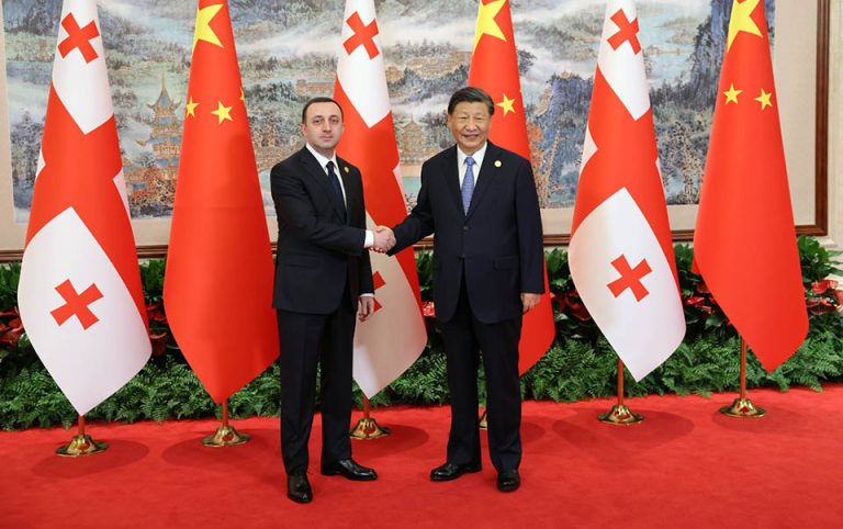 საქართველოს პრემიერ-მინისტრი ირაკლი ღარიბაშვილი ჩინეთის სახალხო რესპუბლიკის პრეზიდენტს სი ძინპინს შეხვდა