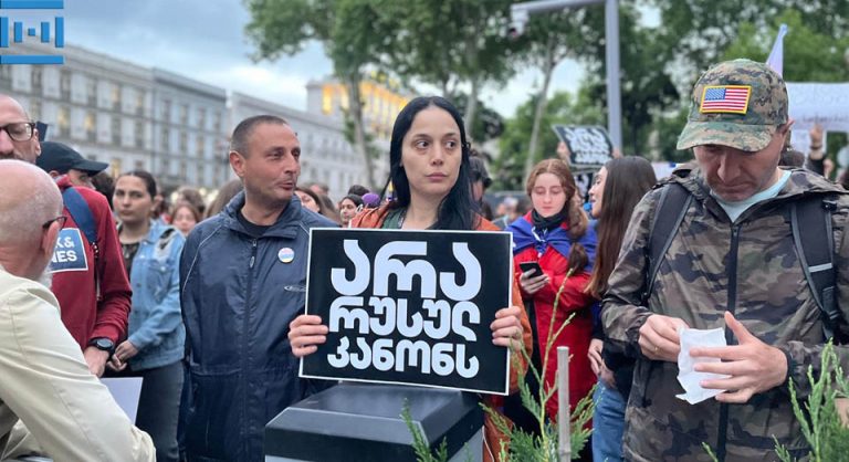 “რა დავთმო, ამდენწლიანი ბრძოლა? ვინ დავთმო, უსამართლოდ დატყვევებული რეჟიმის პატიმრები? ვინ დავთმო, ყველა მებრძოლი, ვინც თავი შესწირა ამ ქვეყანას?” – ნანკა კალატოზიშვილი