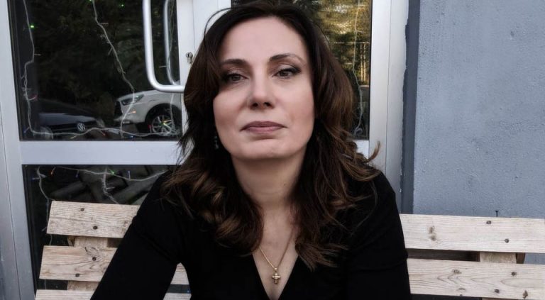 “იმ დიდი სტრატეგოსების თავში ჩამახედა, გახარიას რომ ქაჩავდნენ, ქოცებს ვასუსტებთო😅” – ნინო ჯანგირაშვილი