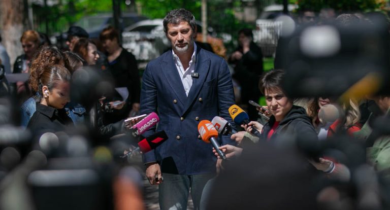 კახა კალაძე “MEGOBAR აქტზე” – მასში ვხედავ, რომ “დიფ სთეითი” ჯერ არ დამარცხებულა და ფესვები ღრმად აქვს გადგმული