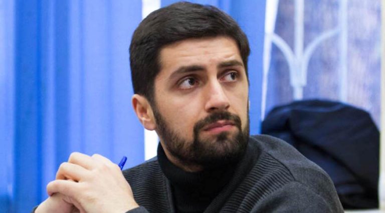 “დროა ყველას და ყველაფერს დაერქვას თავისი სახელი! დროა ჩვენი ფლანგი გაერთიანდეს და საბოლოო გამარჯვება გავიფორმოთ!” – ლაშა დიაროვი