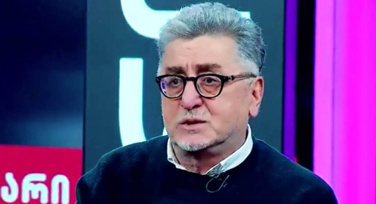 “ამათ მართლაც მონობა თავისუფლება ჰგონიათ, მთავარია წინ სალაფავს ხედავდნენ!” – ბეჟან ჯავახია მმართველ გუნდთან დაკავშირებით