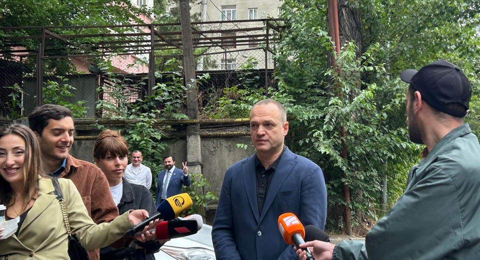 “ახალი რეპრესიული კანონის ფონზე, რის შედეგადაც მედიის დასწრება შეუზღუდა, მიხეილ სააკაშვილსაც შეეზღუდა ეს შესაძლებლობა” – პეტრე ცისკარიშვილი