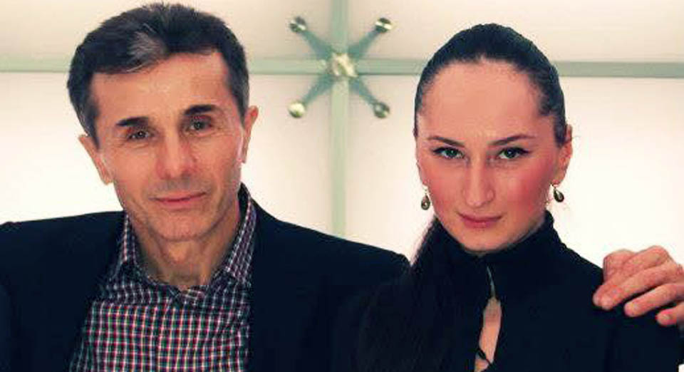 “თქვენ, გუშინ გამოჩეკილო პარტიულებო, ჩემზე მეტად გიყვართ და გტკივათ???” – ლიკა გამრეკელი