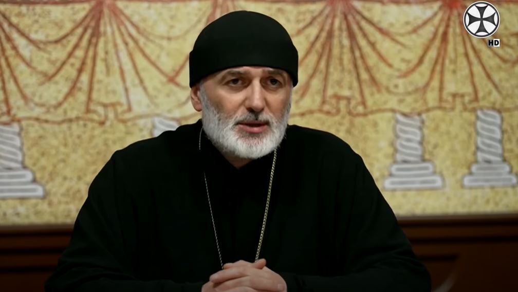 “კათოლიკოს-პატრიარქმა 9 წლის წინ დაასახელა მისი მოსაყდრე…” – დეკანოზი ანდრია ჯაღმაიძე